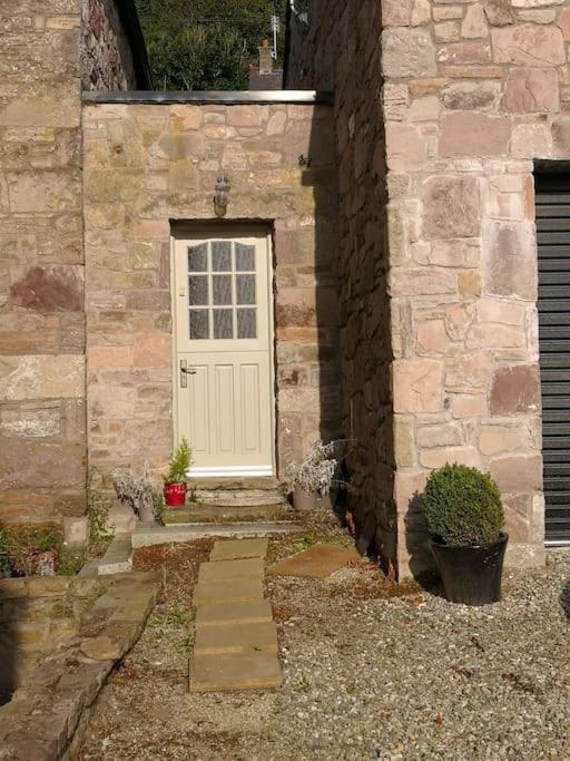 Converted Cattle Barn Overlooking Strangford Lough 뉴타우너즈 외부 사진
