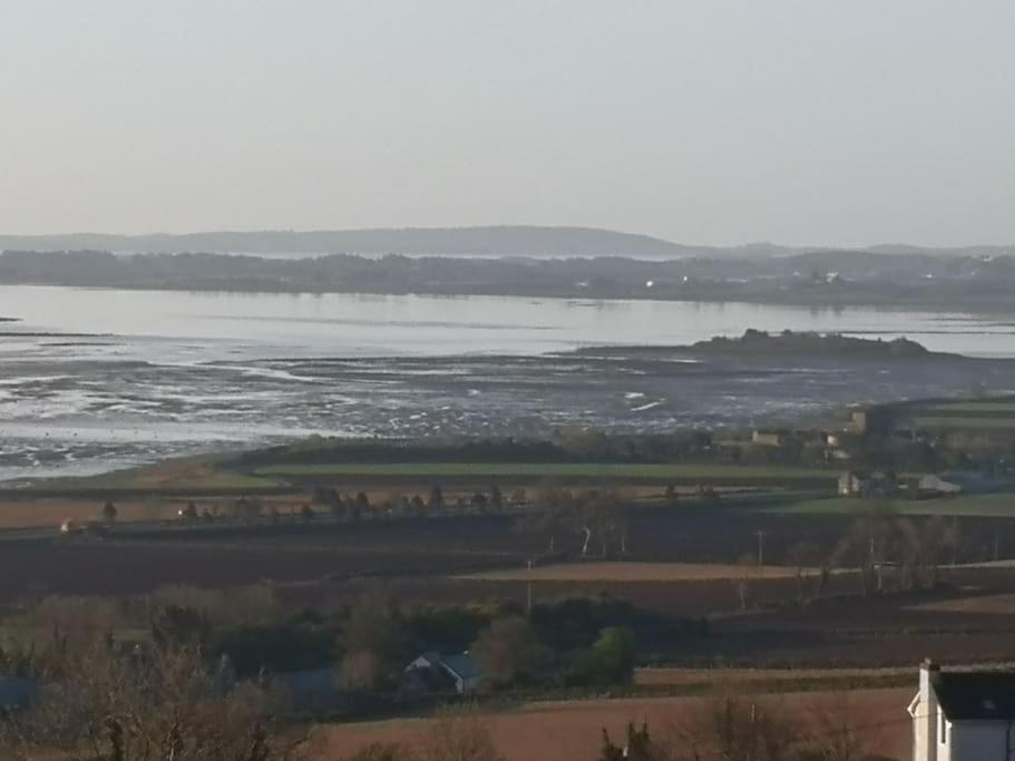 Converted Cattle Barn Overlooking Strangford Lough 뉴타우너즈 외부 사진