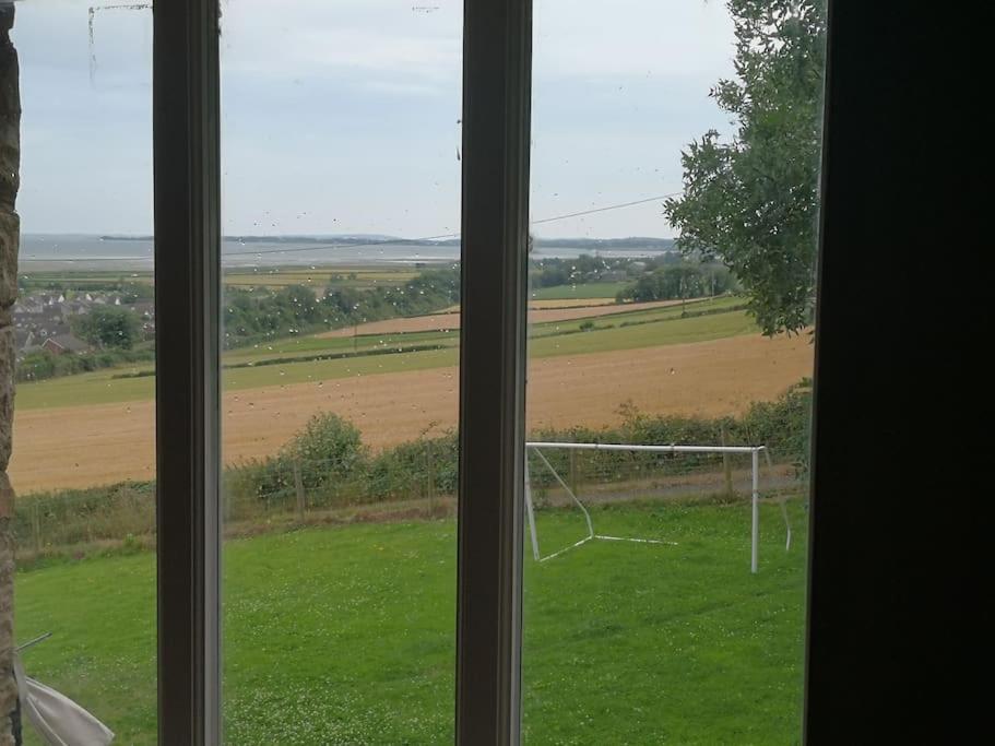 Converted Cattle Barn Overlooking Strangford Lough 뉴타우너즈 외부 사진